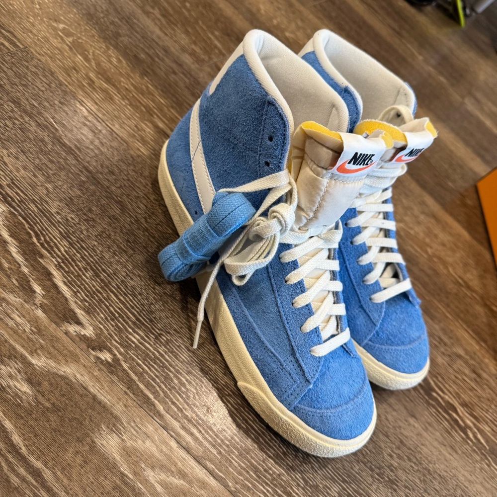 Nike Blazer Mid '77 PRM in Blue size 8(men’s)